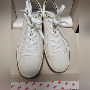 Women's Vanilla Rothy's Sneakers size 9